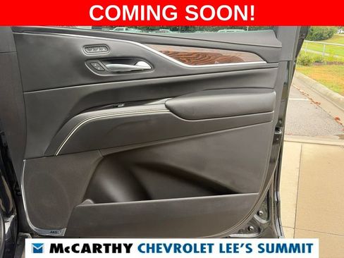 Used 2022 Cadillac Escalade Sport Platinum w/ Heavy-Duty Trailer Package AWD/4WD image 31