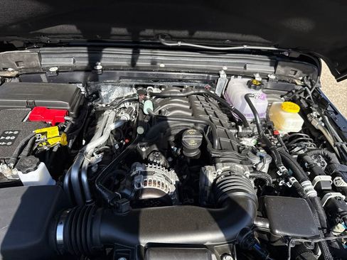 New 2026 Jeep Wrangler Unlimited Rubicon w/ Whitecap Package AWD/4WD image 23