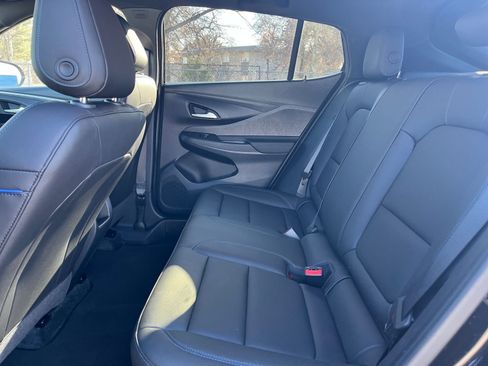 Used 2025 Buick Envista Sport Touring image 23