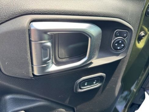 Used 2022 Jeep Wrangler Sport AWD/4WD image 15