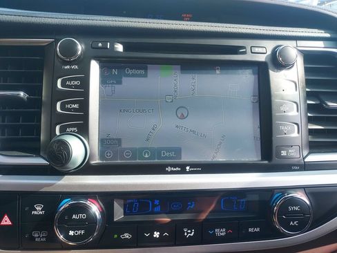 Used 2015 Toyota Highlander Limited Platinum AWD/4WD image 16