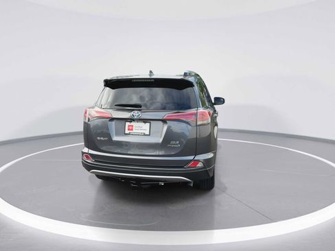 Certified 2018 Toyota RAV4 XLE w/ Carpet Mat Package AWD/4WD image 7
