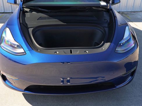 Used 2022 Tesla Model Y Long Range image 8