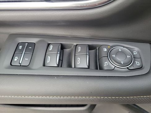 Used 2021 Chevrolet Suburban Premier w/ Premium Package image 22