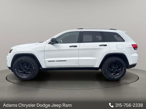 Used 2017 Jeep Grand Cherokee Limited w/ Luxury Group II AWD/4WD image 4