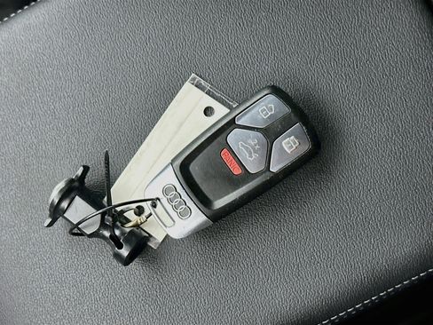 Used 2025 Audi Q5 2.0T Premium AWD/4WD image 25