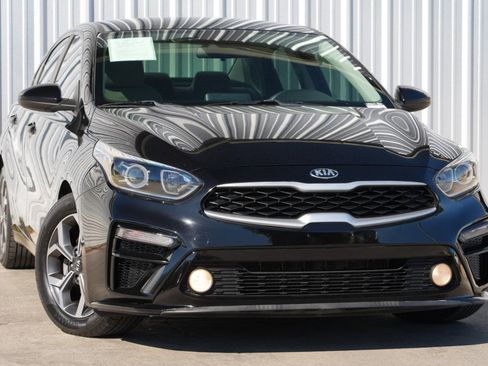 Used 2019 Kia Forte LXS image 2