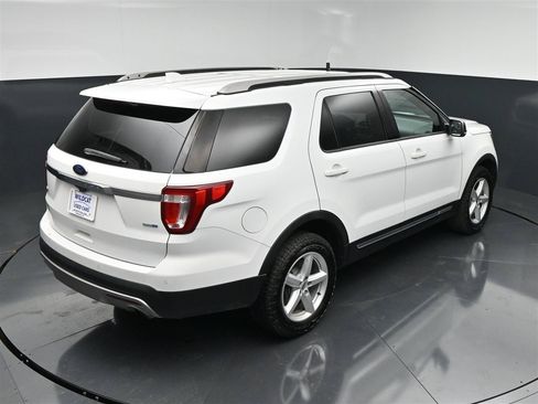 Used 2016 Ford Explorer XLT AWD/4WD image 24