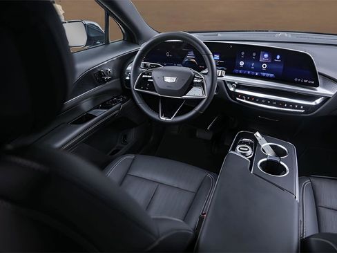 Certified 2024 Cadillac Lyriq Sport image 26