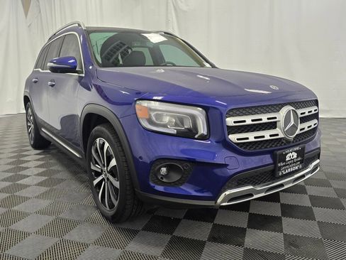 Used 2021 Mercedes-Benz GLB 250 4MATIC w/ Premium Package image 8