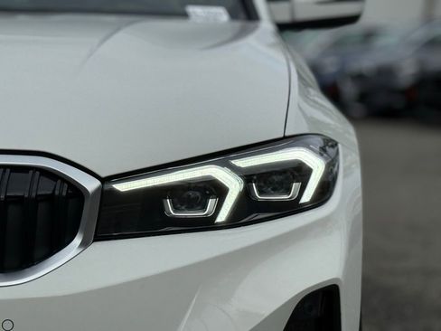 Used 2025 BMW 330i Sedan w/ Convenience Package image 13