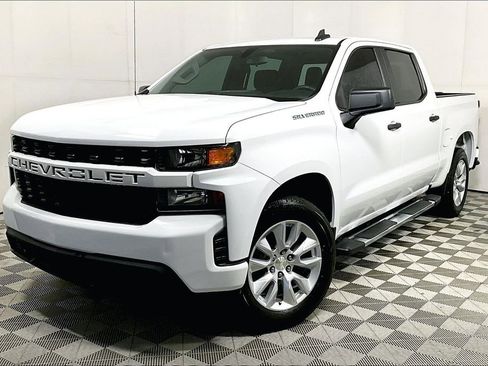 Used 2021 Chevrolet Silverado 1500 Custom image 2