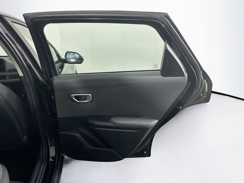 Used 2025 Kia K4 LXS image 30