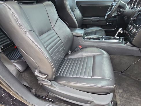 Used 2010 Dodge Challenger R/T image 29