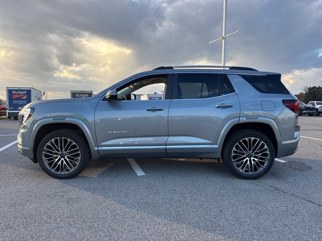 New 2027 GMC Terrain Denali AWD/4WD image 3