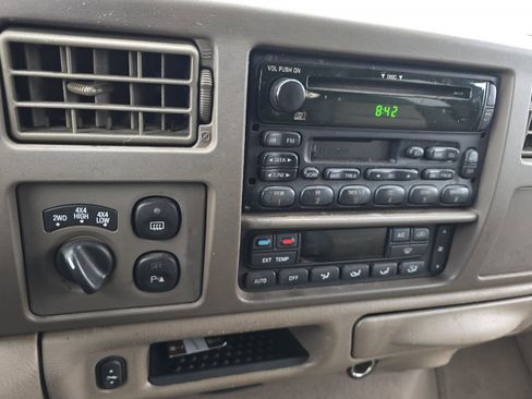 Used 2004 Ford Excursion Eddie Bauer image 11