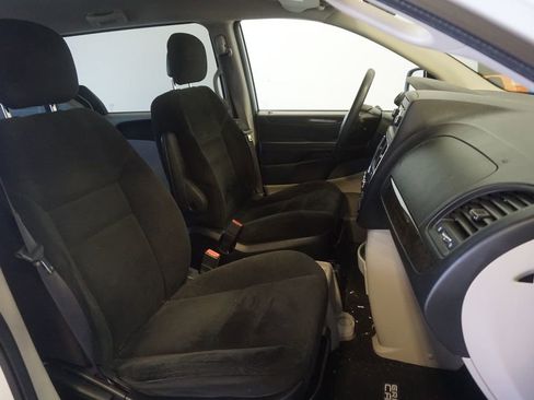 Used 2016 Dodge Grand Caravan SE w/ Quick Order Package 29E SE FWD image 13