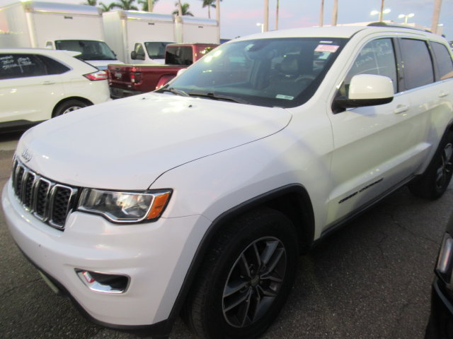 Used 2018 Jeep Grand Cherokee Laredo RWD image 3