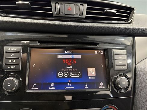 Used 2020 Nissan Rogue Sport S image 19