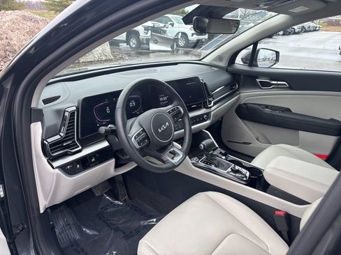 Used 2025 Kia Sportage EX image 15