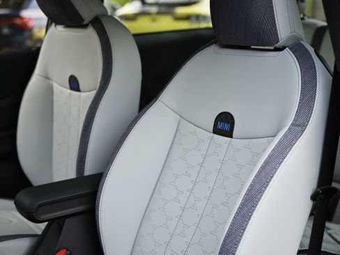 New 2026 MINI Cooper 2-Door Hardtop FWD image 20
