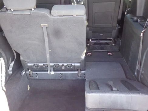 Used 2019 Dodge Grand Caravan SE FWD image 12