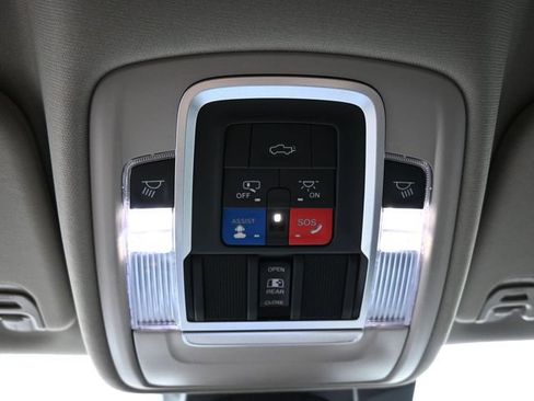 Used 2022 RAM 1500 Laramie AWD/4WD image 42
