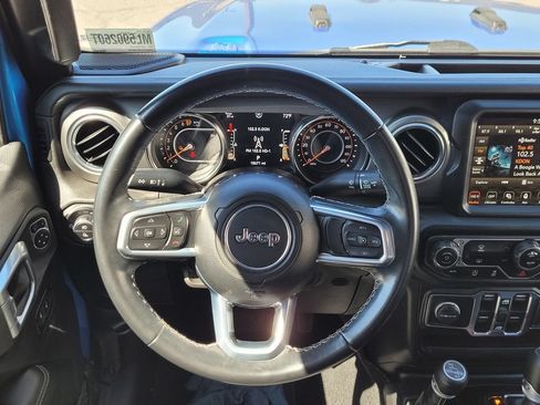 Used 2021 Jeep Gladiator Overland AWD/4WD image 12