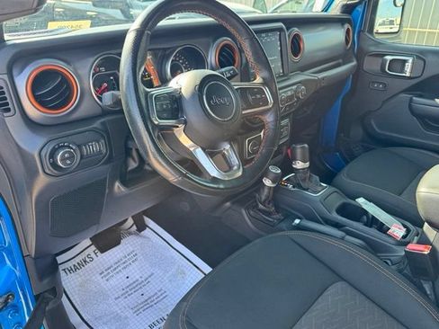 Used 2022 Jeep Gladiator Mojave w/ Cold Weather Group AWD/4WD image 11