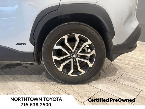 Used 2024 Toyota Corolla Cross AWD Hybrid w/ Moonroof Package image 33