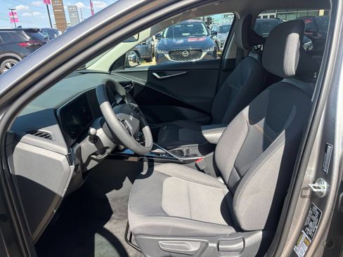 Used 2026 Kia Niro LX FWD image 24