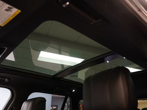 Used 2019 Land Rover Range Rover Supercharged AWD/4WD image 4