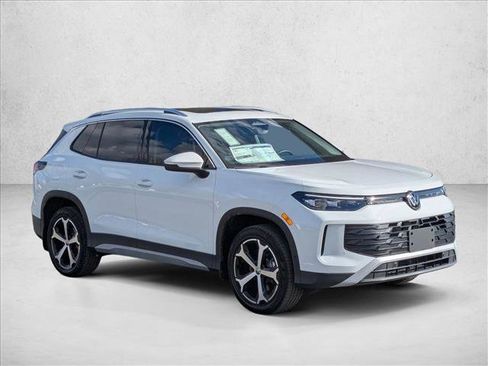 New 2026 Volkswagen Tiguan SE AWD/4WD image 3