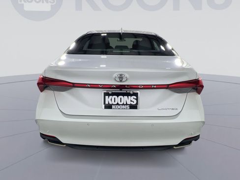 Used 2019 Toyota Avalon Limited image 5