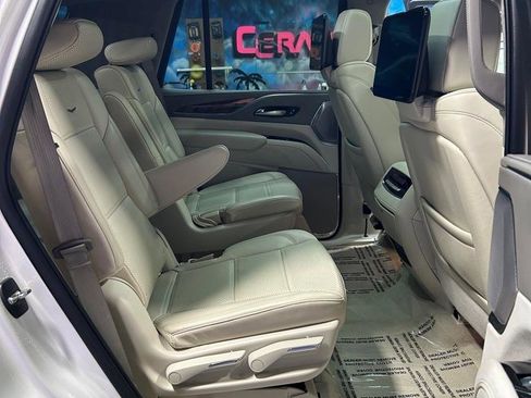 Used 2022 Cadillac Escalade Premium Luxury Platinum AWD/4WD image 21