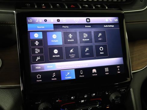 Used 2025 Jeep Grand Cherokee Summit AWD/4WD image 34