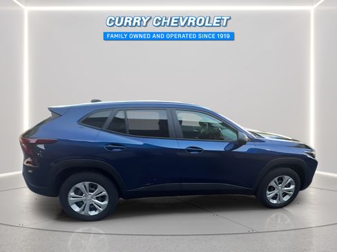 Used 2024 Chevrolet Trax LS FWD image 16