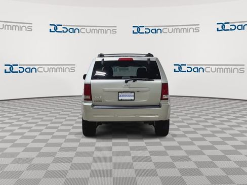 Used 2010 Jeep Grand Cherokee Laredo AWD/4WD image 7