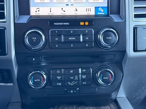 Used 2017 Ford F350 Lariat w/ Chrome Package image 34