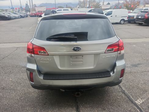 Used 2011 Subaru Outback 2.5i Premium w/ All-Weather Pkg AWD/4WD image 6