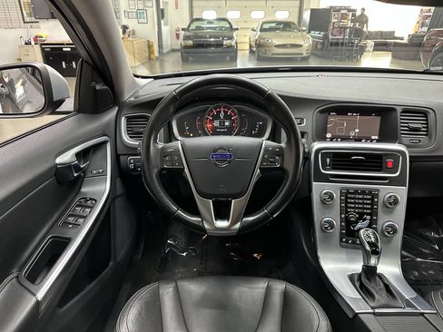 Used 2018 Volvo V60 T5 Dynamic w/ Vision Package AWD/4WD image 19