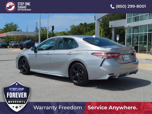 Used 2019 Toyota Camry SE FWD image 5