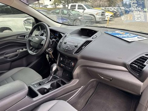 Used 2019 Ford Escape S image 17