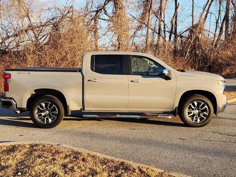 Used 2024 Chevrolet Silverado 1500 LT image 7