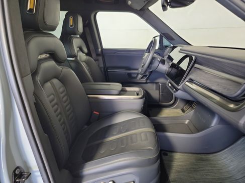 Used 2022 Rivian R1T Adventure AWD/4WD image 22