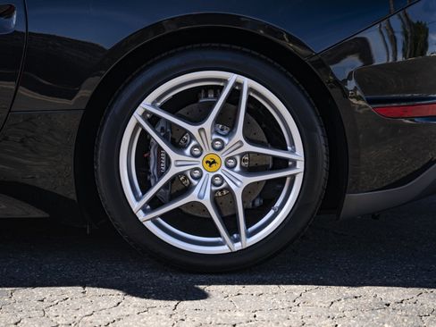 Used 2017 Ferrari California T image 27