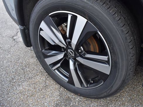 Used 2023 Nissan Rogue SL w/ SL Premium Package FWD image 14