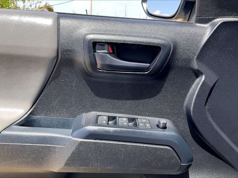 Used 2021 Toyota Tacoma SR w/ SR Convenience Package RWD image 32