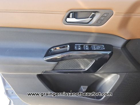 New 2026 Nissan Pathfinder Platinum image 15