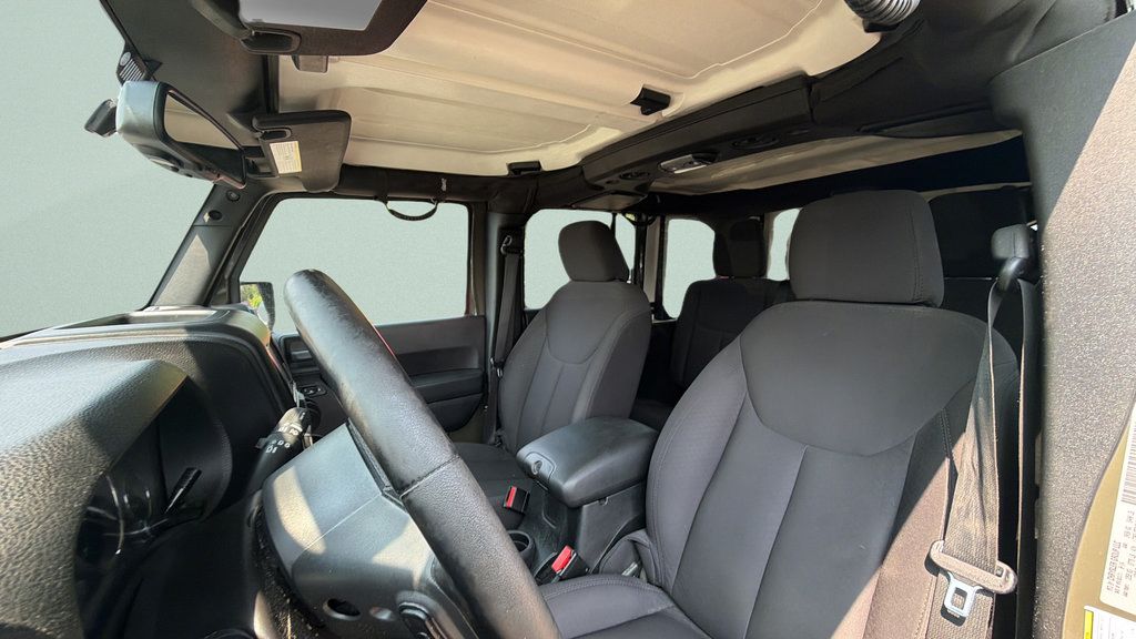Used 2015 Jeep Wrangler Unlimited Sport AWD/4WD image 25